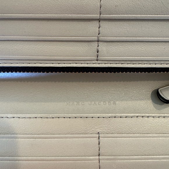Marc Jacobs wallet - Picture 3 of 5